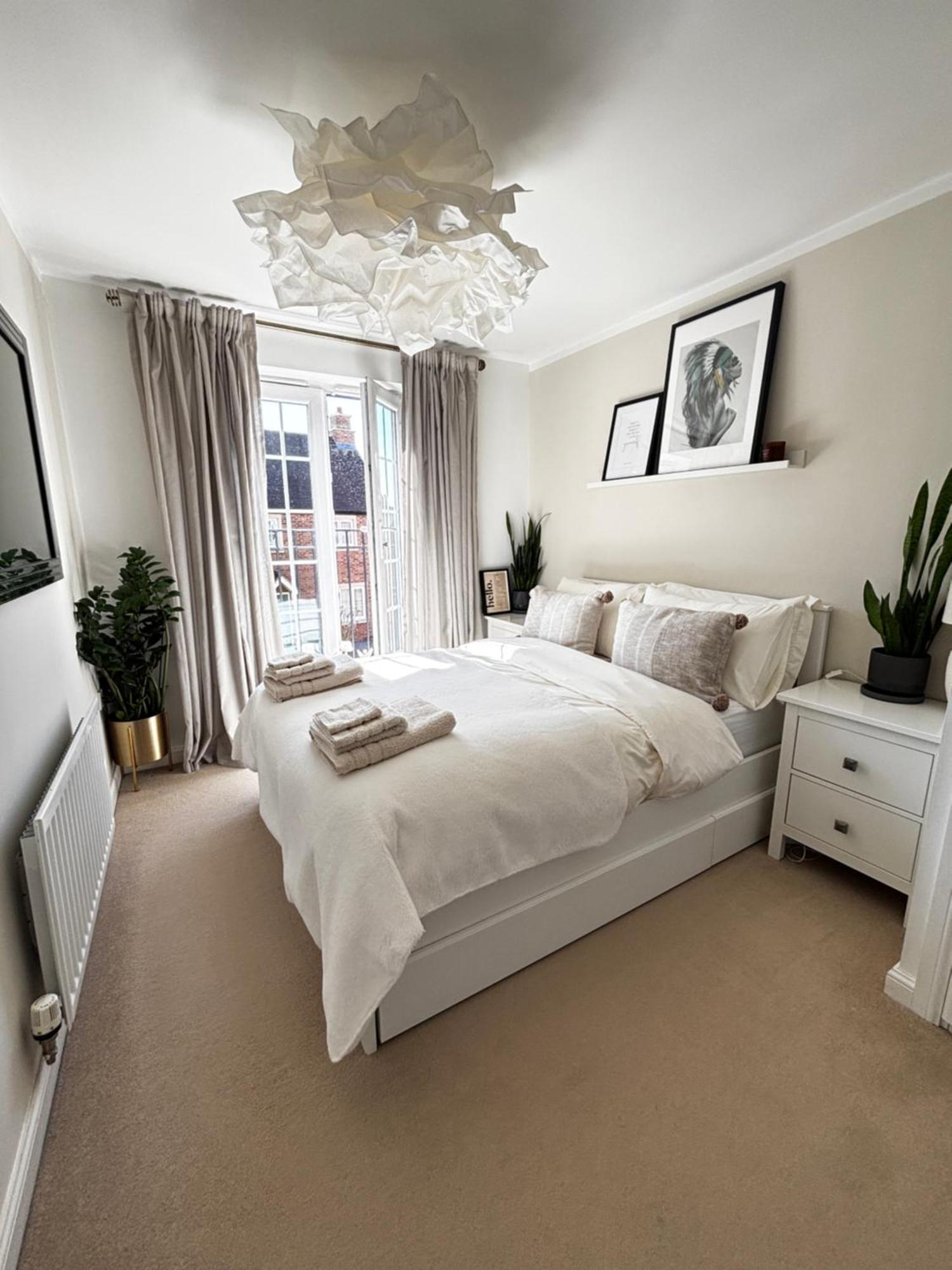 Delux Room With Private Parking, Sleeps 2, Perfect For Cotswold Getaway, Easy A419 Access Blunsdon Bagian luar foto