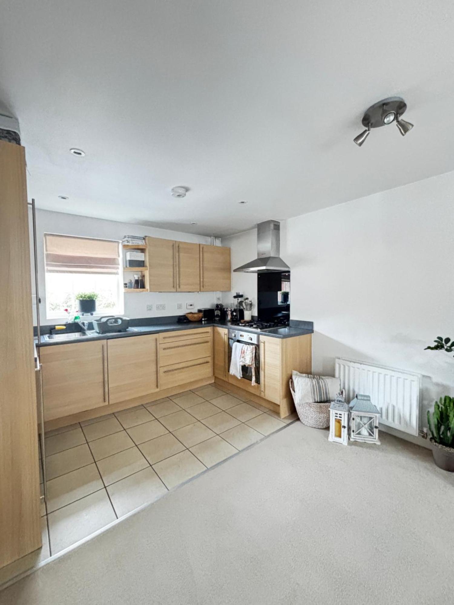 Delux Room With Private Parking, Sleeps 2, Perfect For Cotswold Getaway, Easy A419 Access Blunsdon Bagian luar foto